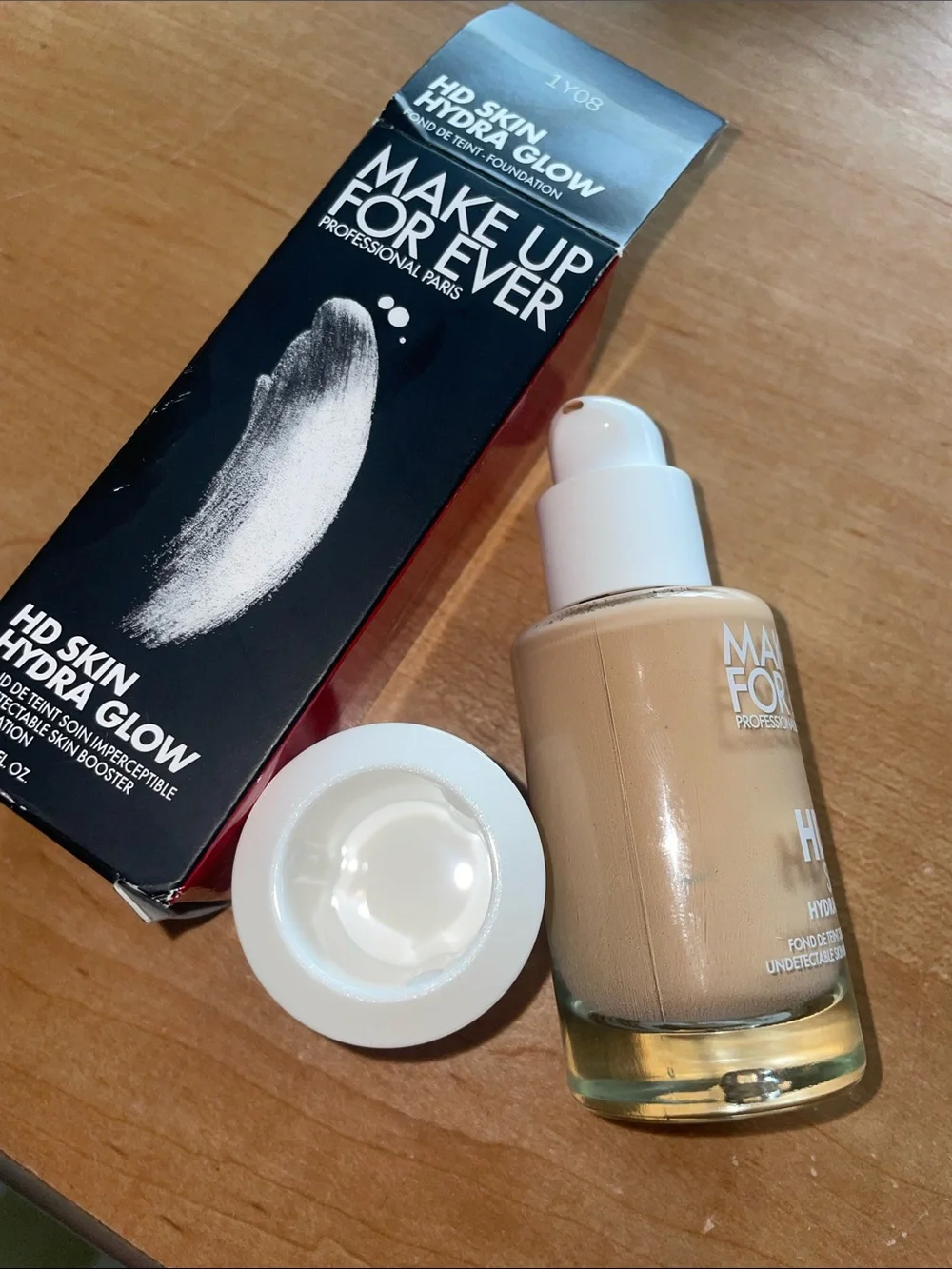 Makeup Forever HD Skin Hydra Glow Foundation - 1Y08 Warm Porcelain Fair to Light
